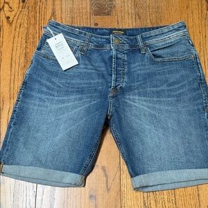 NWT JACK & JONES sz L medium blue jean shorts button fly - cuff - perfect fade